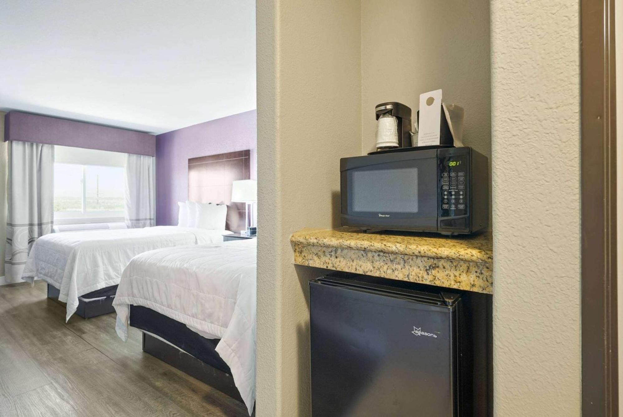 La Quinta By Wyndham Henderson-Northeast Denver Exterior photo