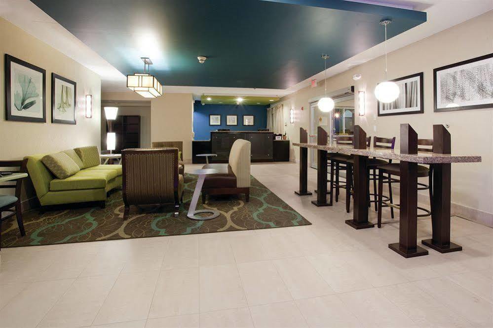 La Quinta By Wyndham Henderson-Northeast Denver Exterior photo