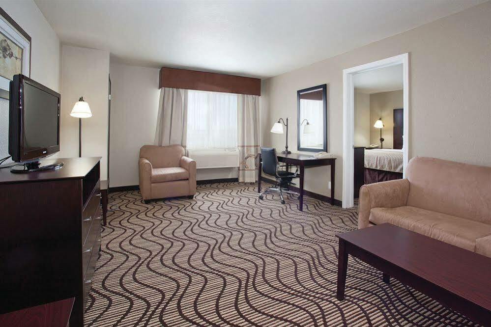 La Quinta By Wyndham Henderson-Northeast Denver Exterior photo